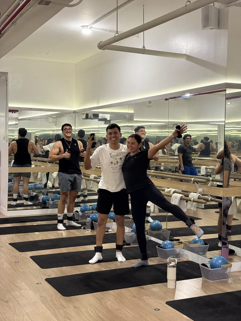 Equipo NEO ejercitando